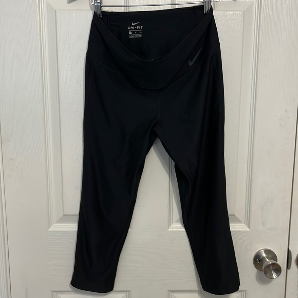 Nike capri running leggings in GUC